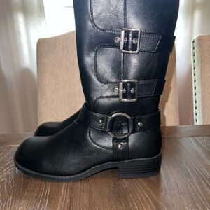 Art Class Black mid calf Buckle Strap Girls Boots size 4